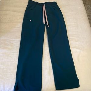 Figs Caribbean blue Kade cargo scrub pants Size XXS Petite